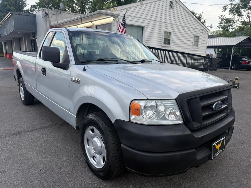 Ford F-150 XL 2WD 2005