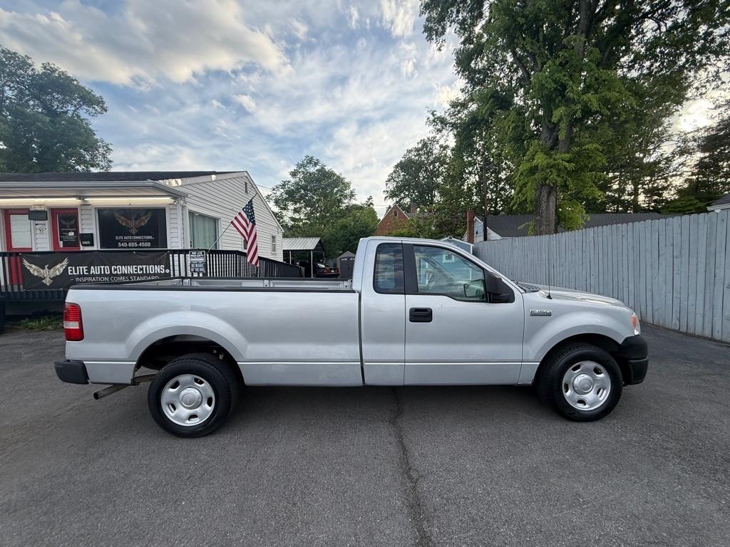 Ford F-150 XL 2WD 2005