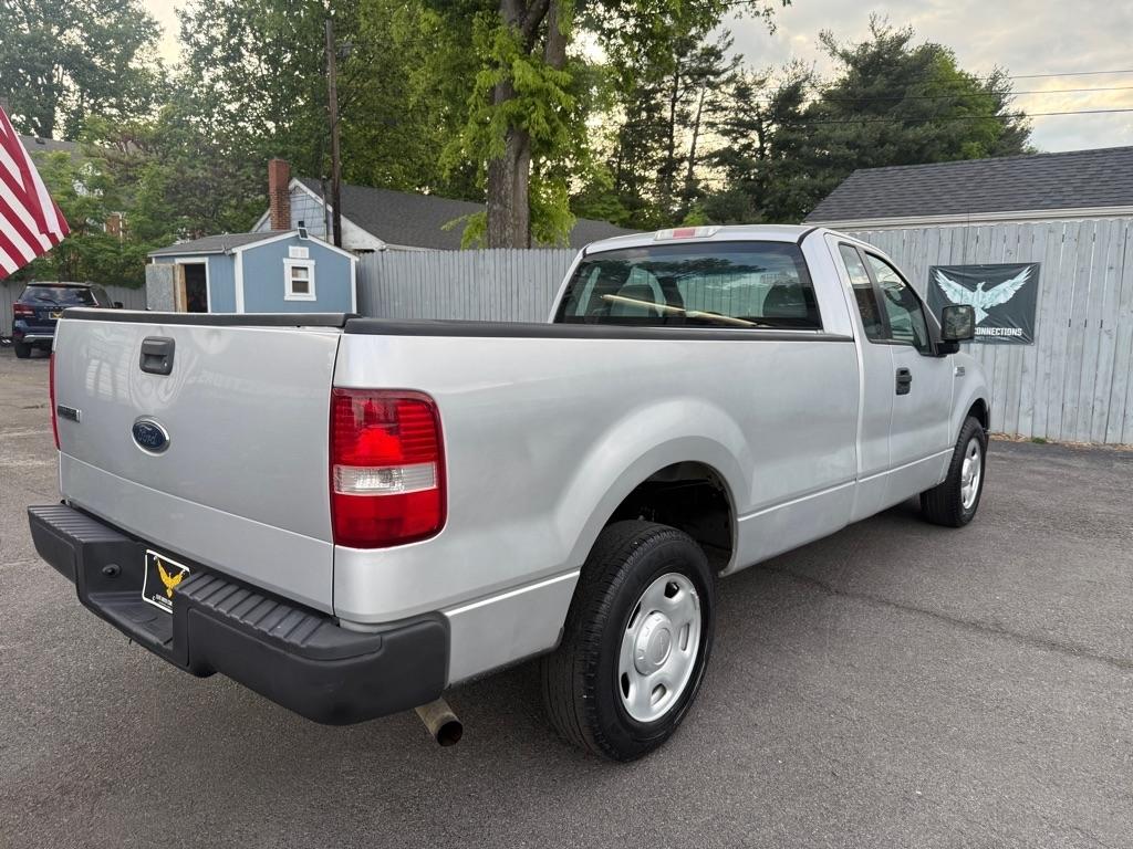 Ford F-150 XL 2WD 2005