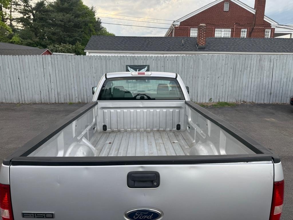 Ford F-150 XL 2WD 2005