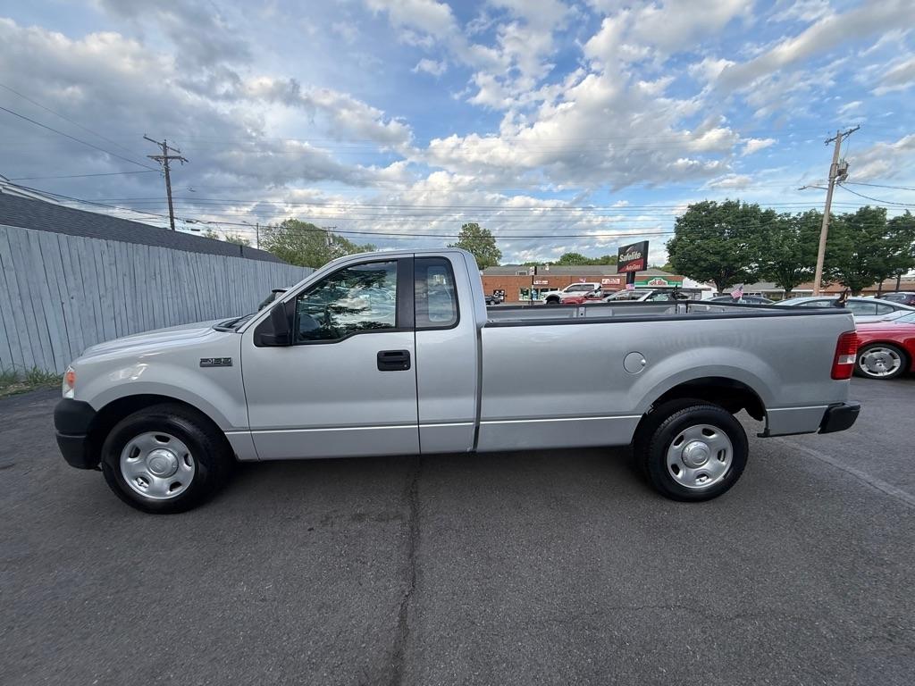 Ford F-150 XL 2WD 2005