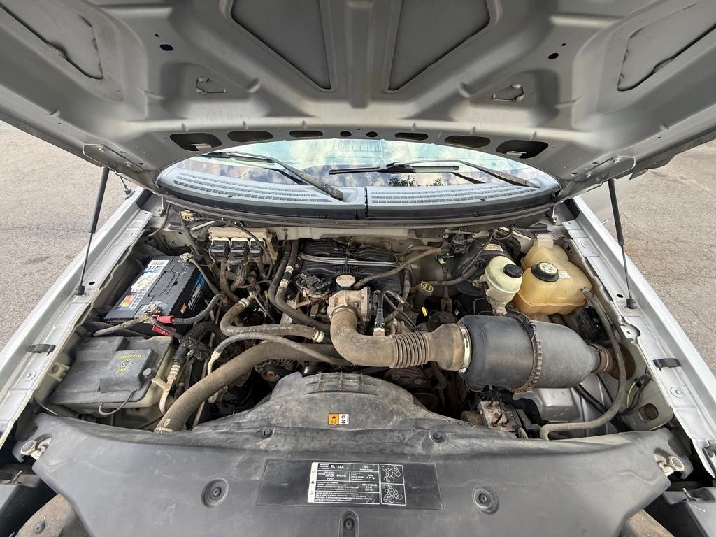 Ford F-150 XL 2WD 2005