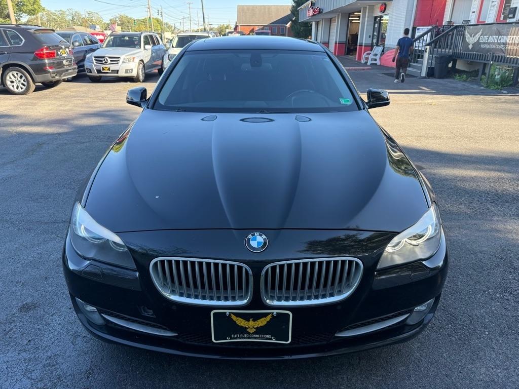 BMW 5-Series 550i 2011