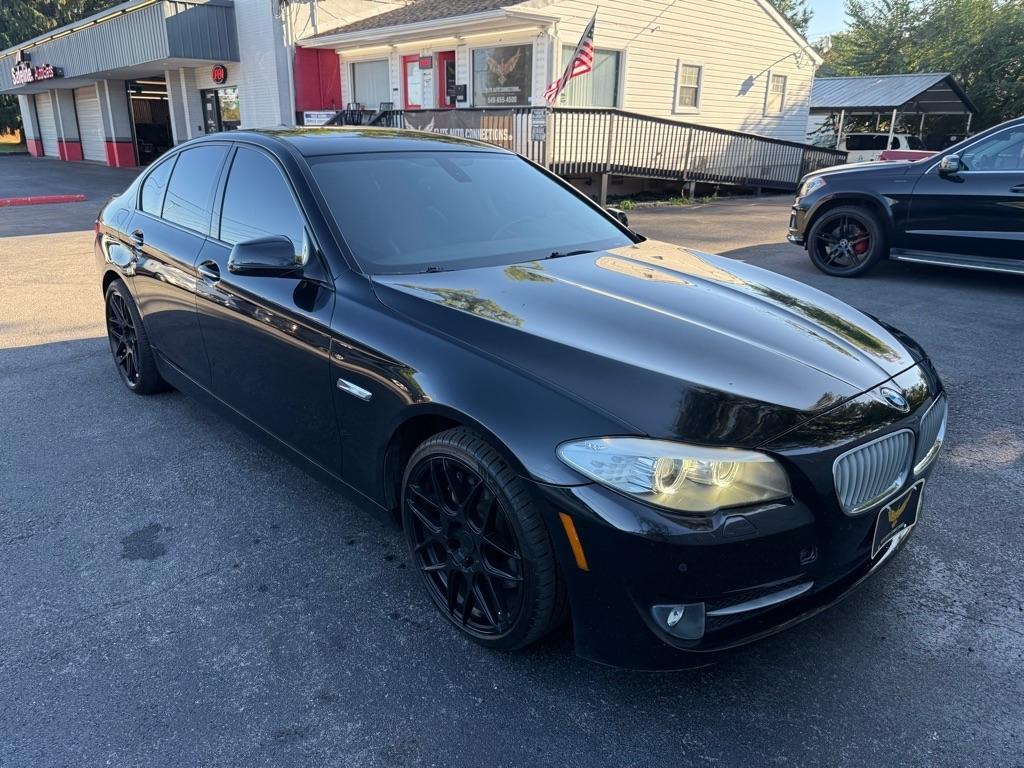 BMW 5-Series 550i 2011