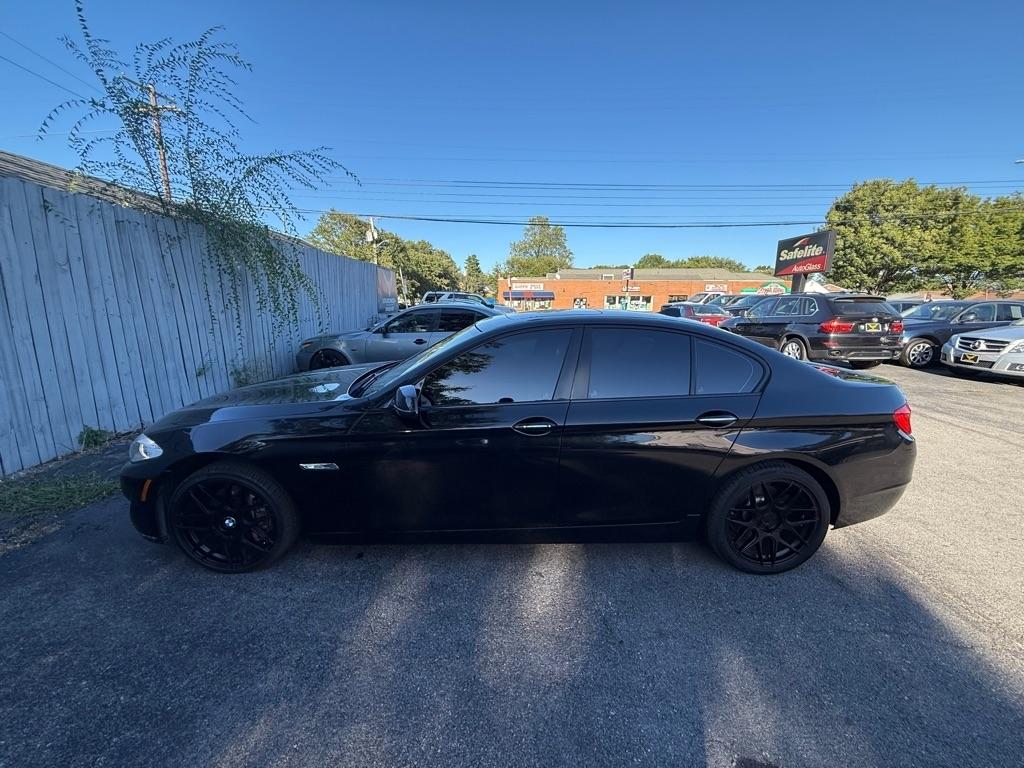 BMW 5-Series 550i 2011