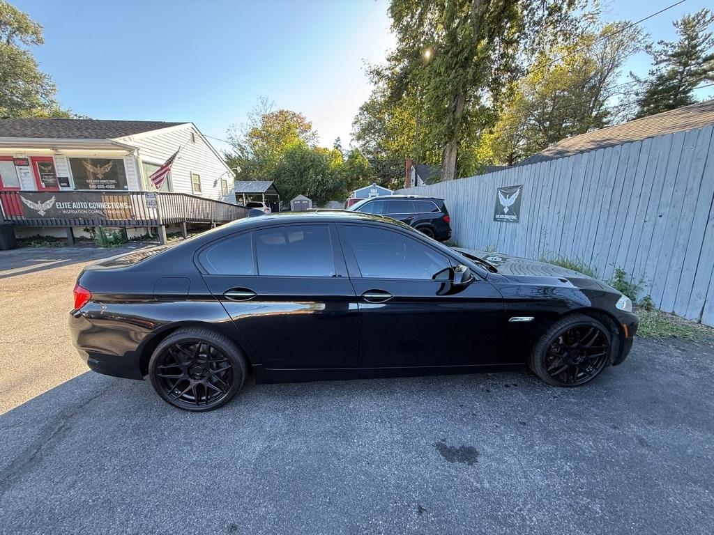 BMW 5-Series 550i 2011