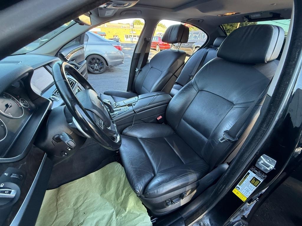 BMW 5-Series 550i 2011