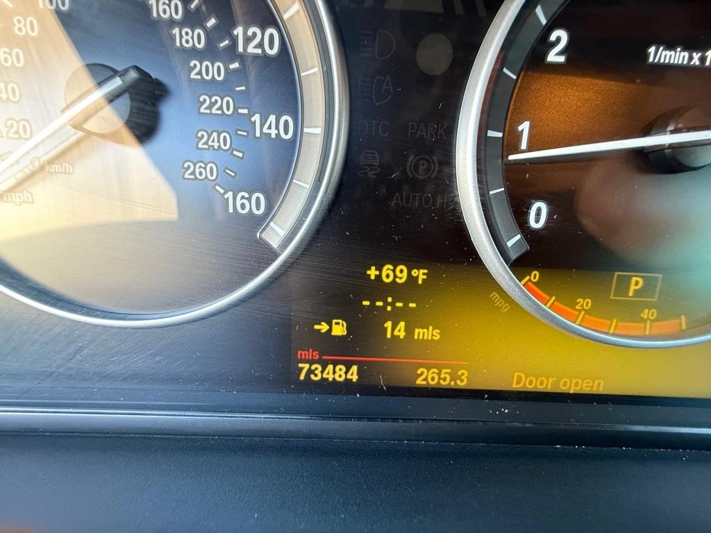 BMW 5-Series 550i 2011