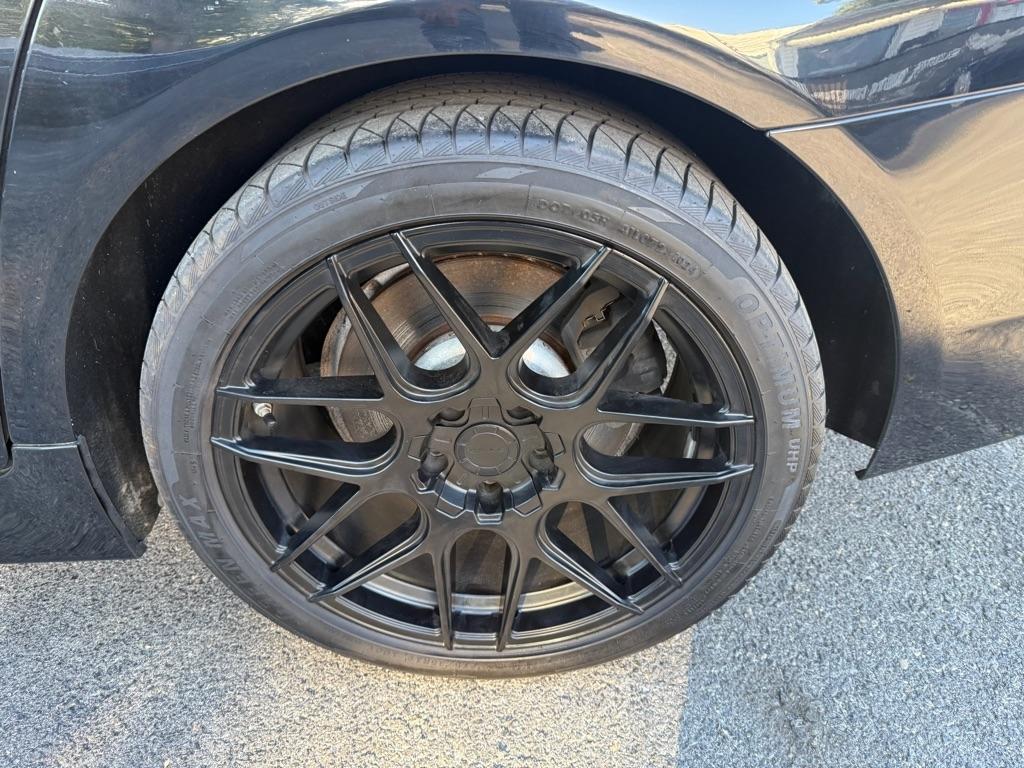 BMW 5-Series 550i 2011
