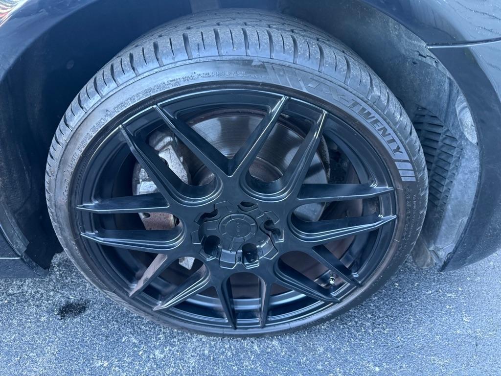 BMW 5-Series 550i 2011