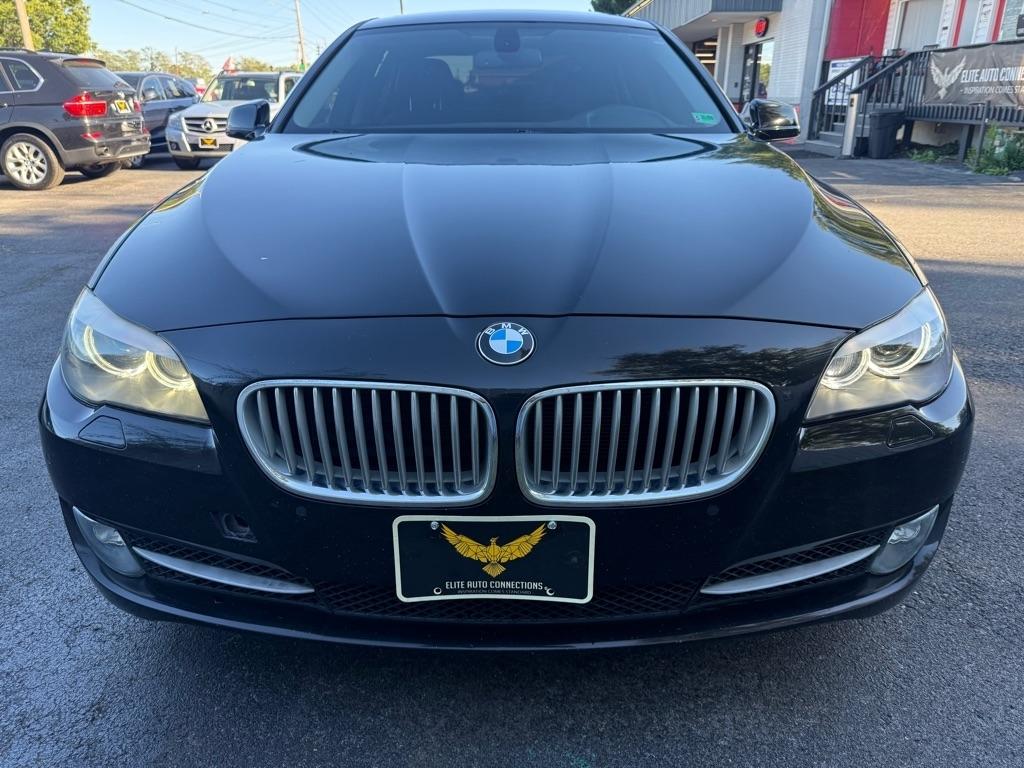 BMW 5-Series 550i 2011