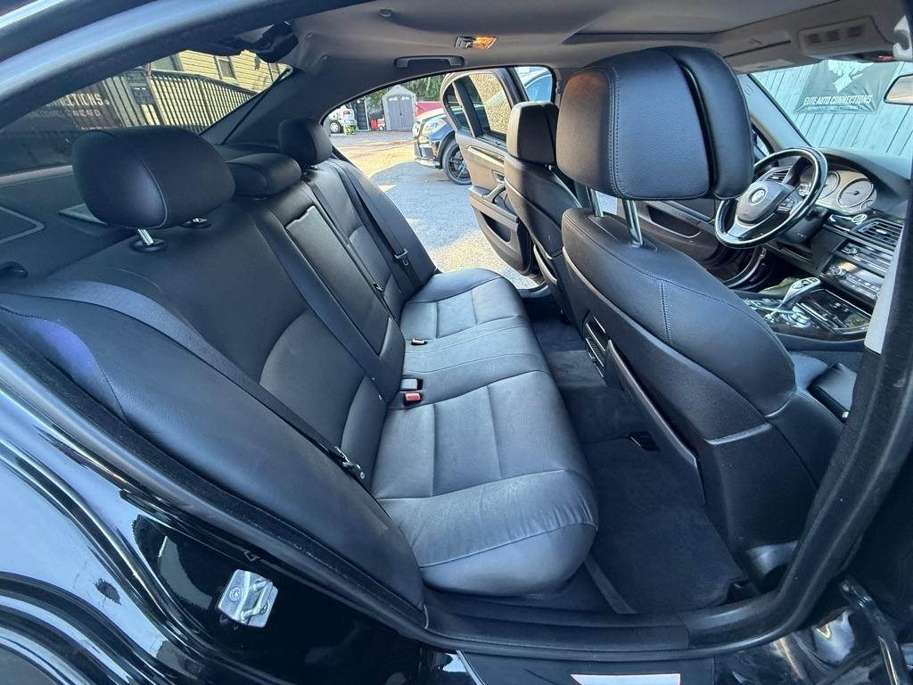 BMW 5-Series 550i 2011