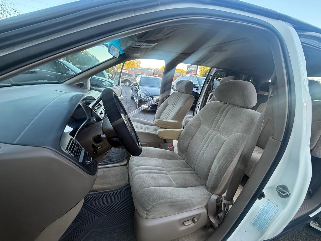Toyota Sienna XLE 4-Door 2000