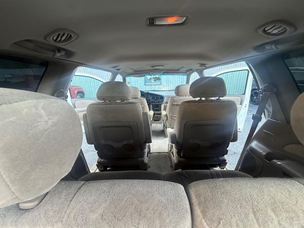 Toyota Sienna XLE 4-Door 2000