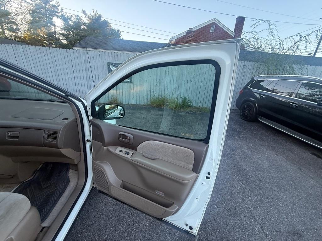 Toyota Sienna XLE 4-Door 2000