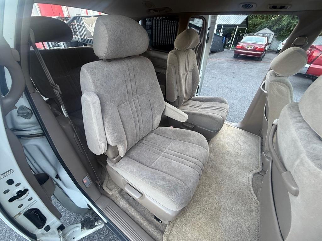 Toyota Sienna XLE 4-Door 2000