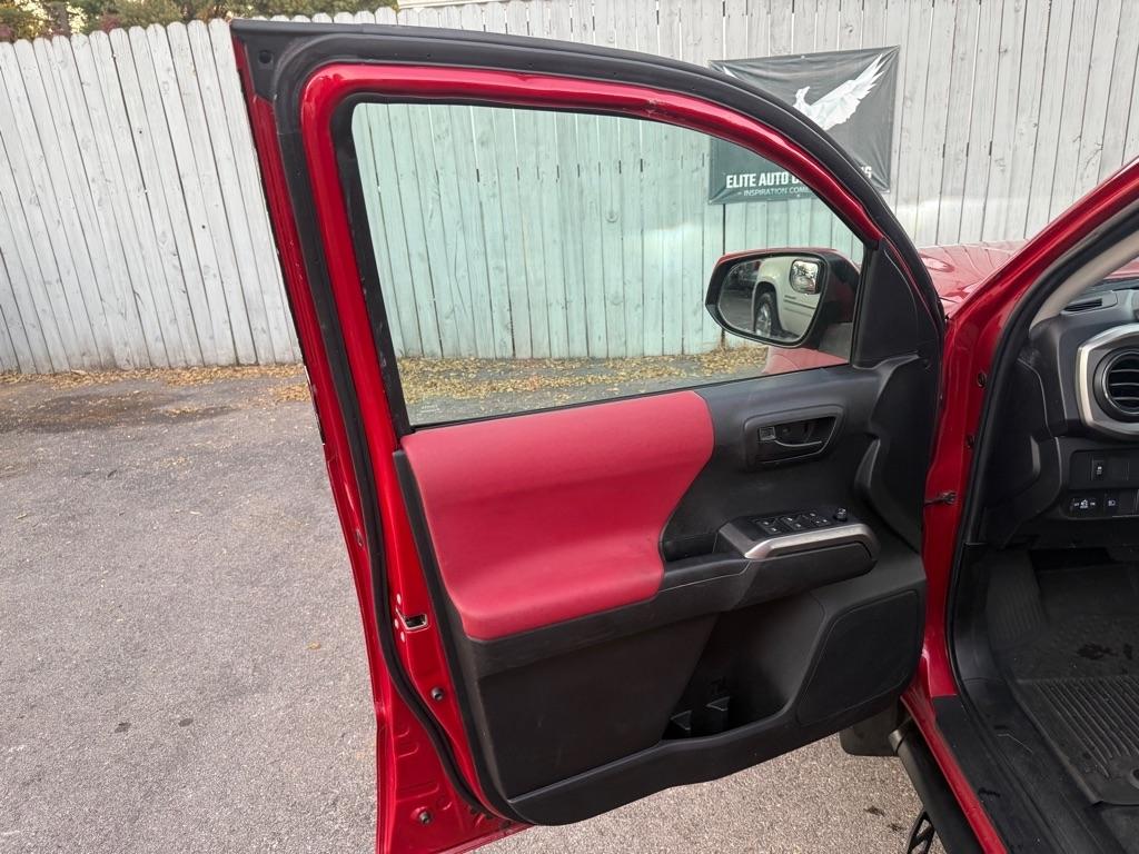 Toyota Tacoma SR5 Double Cab Long Bed V6 6AT 4WD 2022