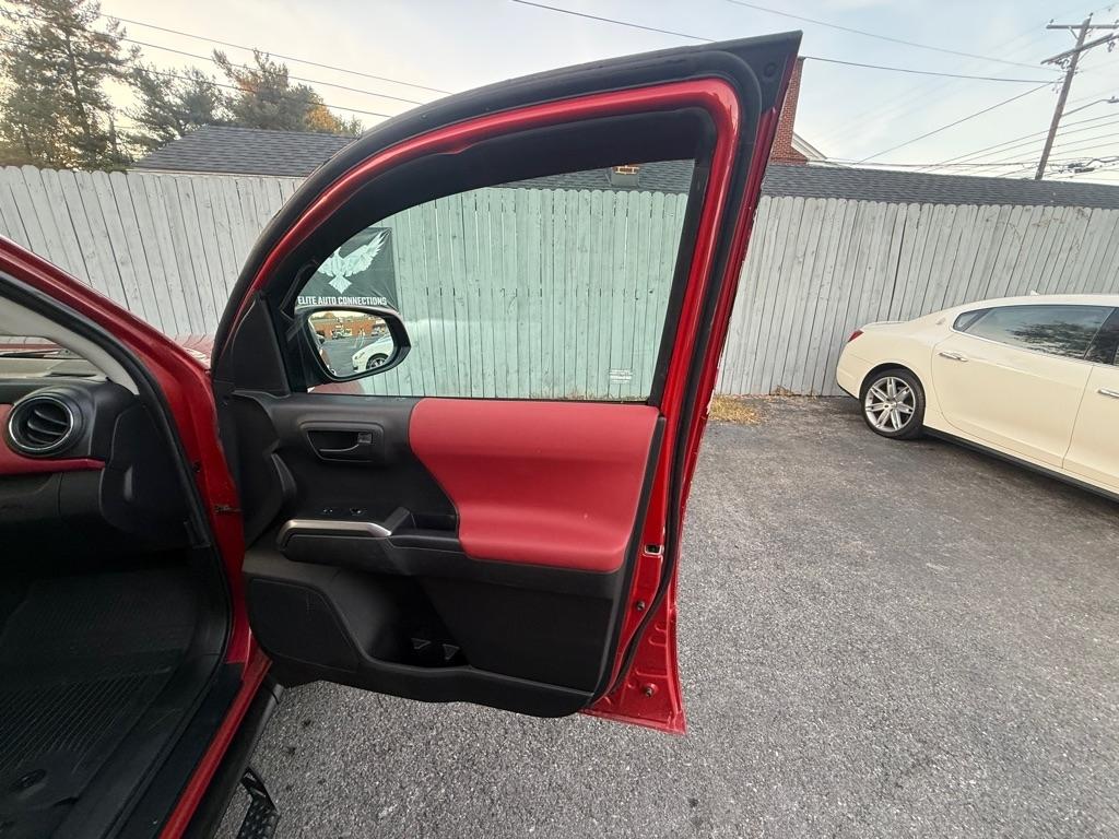 Toyota Tacoma SR5 Double Cab Long Bed V6 6AT 4WD 2022