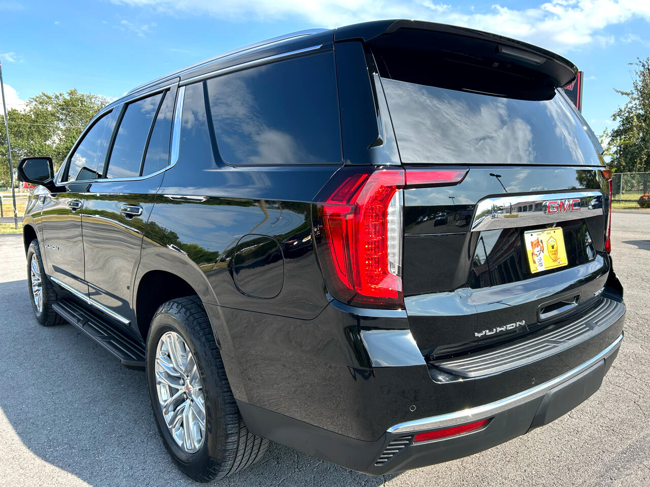 GMC Yukon SLT 2WD 2021