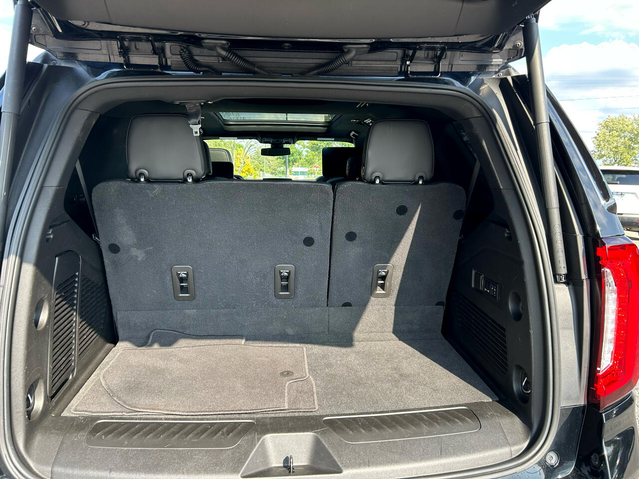 GMC Yukon SLT 2WD 2021