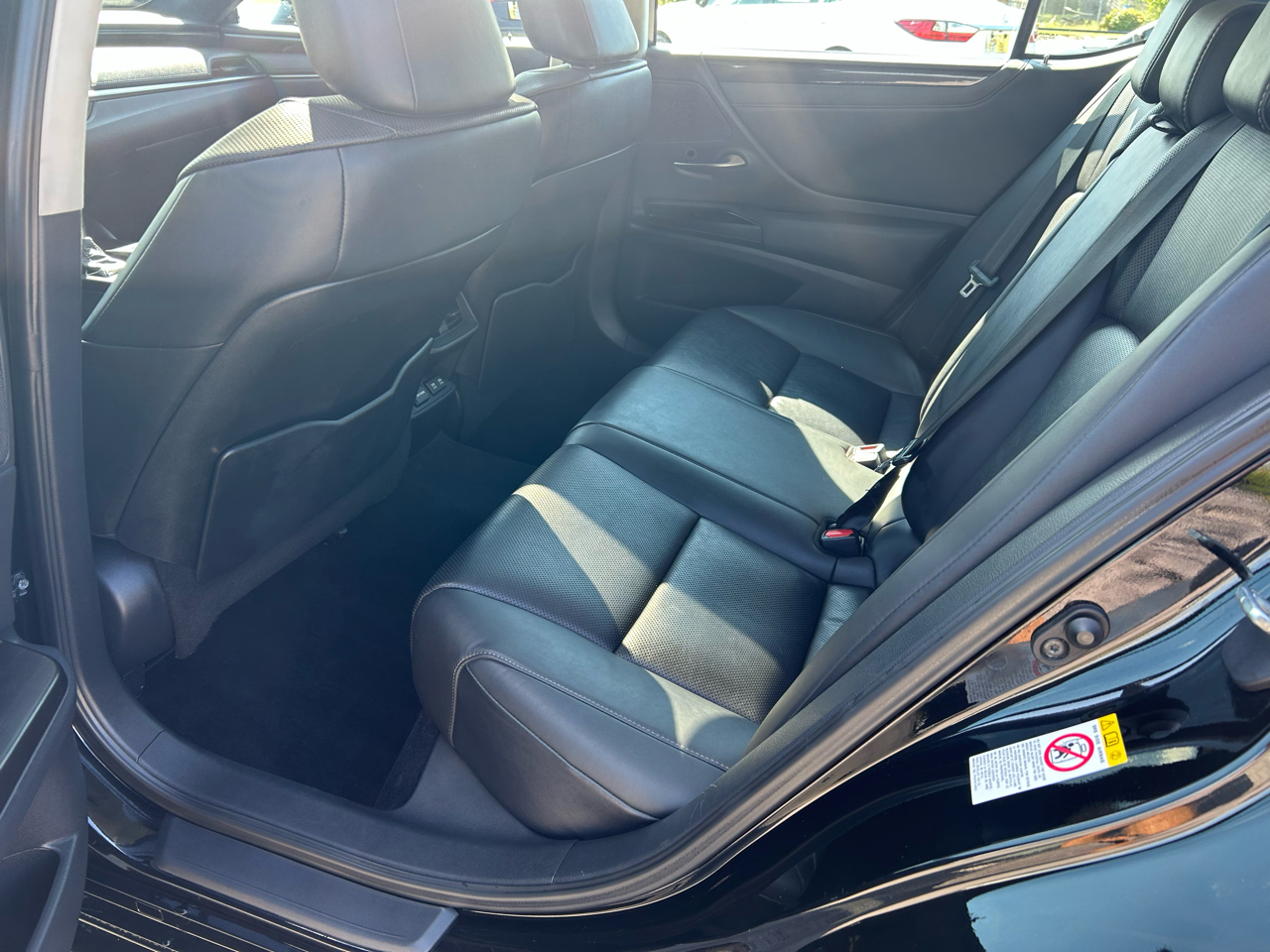 Lexus ES 350 4D Sedan 2019