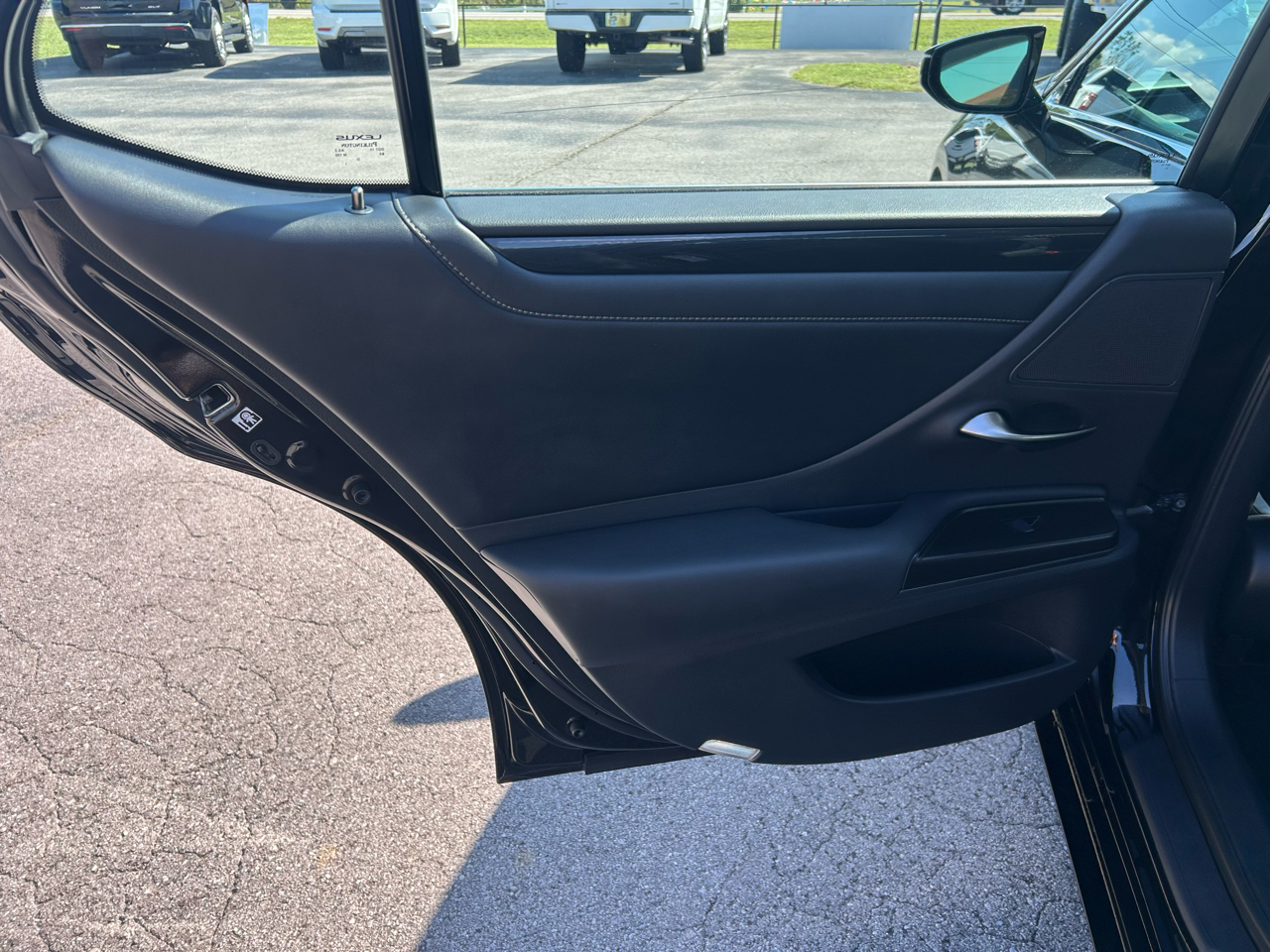 Lexus ES 350 4D Sedan 2019