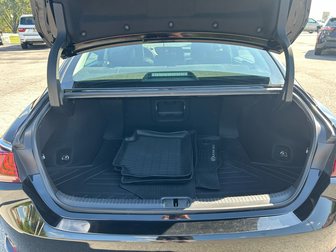 Lexus ES 350 4D Sedan 2019