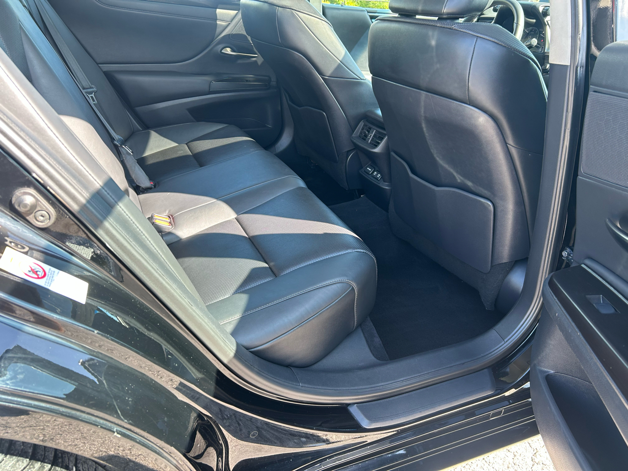 Lexus ES 350 4D Sedan 2019