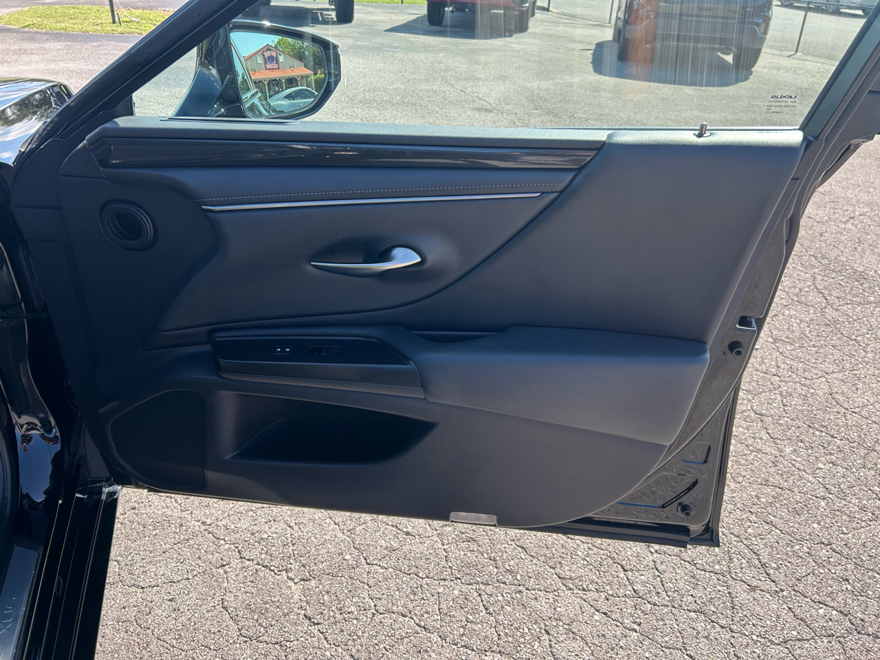 Lexus ES 350 4D Sedan 2019