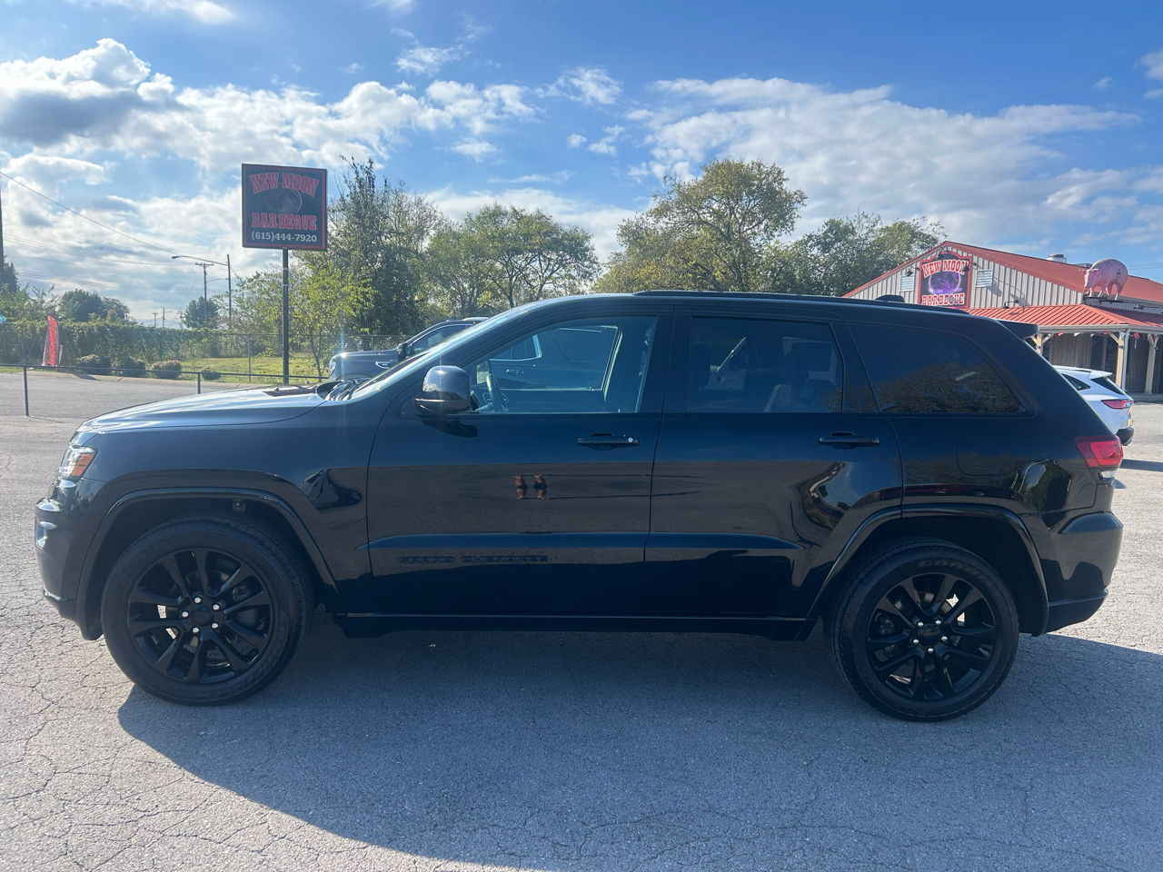 2018 Jeep Grand Cherokee Laredo photo 2