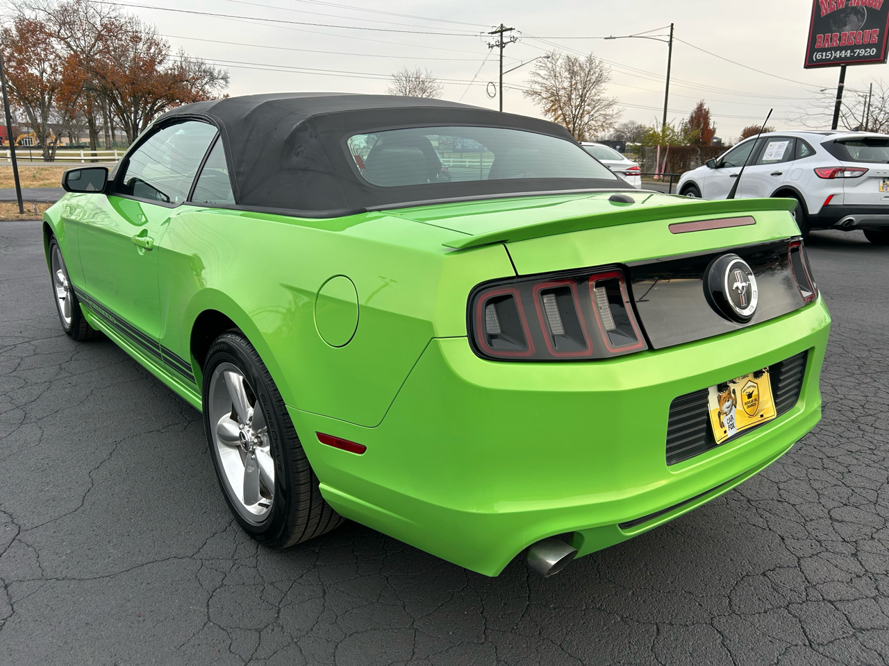 2013 Ford Mustang V6 Convertible photo 3