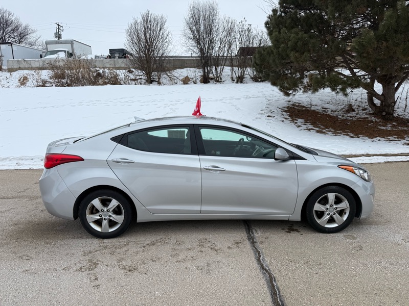 Hyundai Elantra Limited 2012