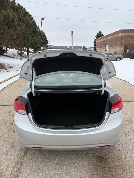 Hyundai Elantra Limited 2012