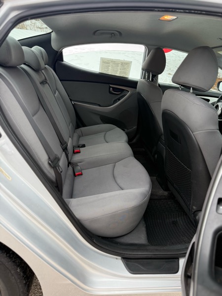 Hyundai Elantra Limited 2012