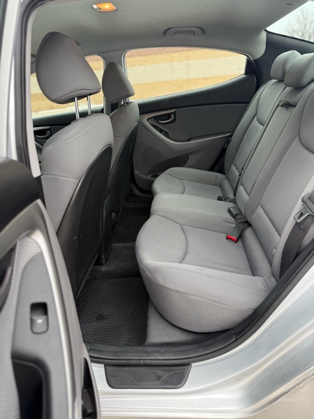 Hyundai Elantra Limited 2012