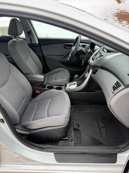 Hyundai Elantra Limited 2012