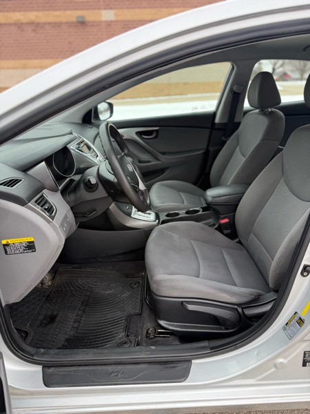 Hyundai Elantra Limited 2012