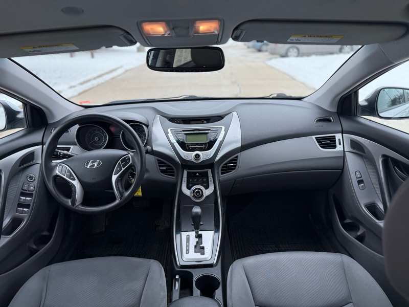 Hyundai Elantra Limited 2012