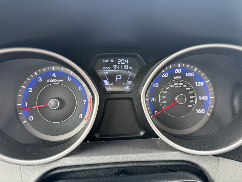 Hyundai Elantra Limited 2012