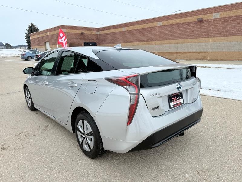 Toyota Prius Two Eco 2016