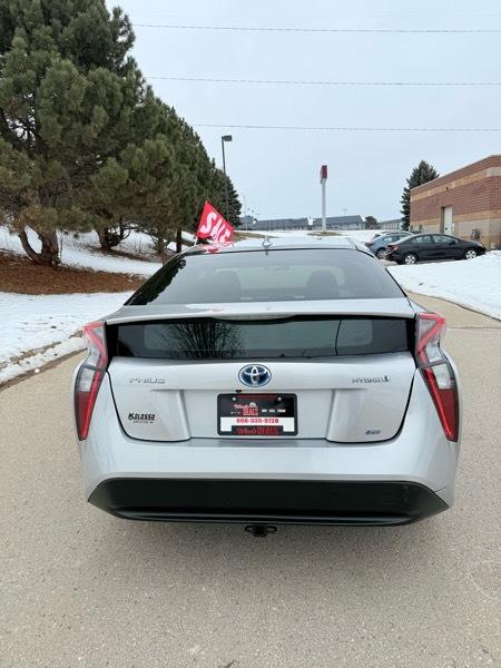 Toyota Prius Two Eco 2016