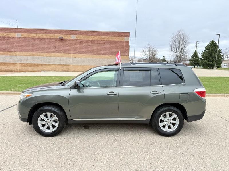 Toyota Highlander Base 4WD 2012