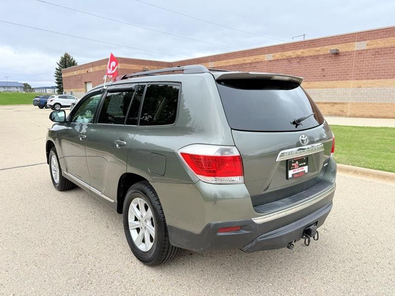 Toyota Highlander Base 4WD 2012