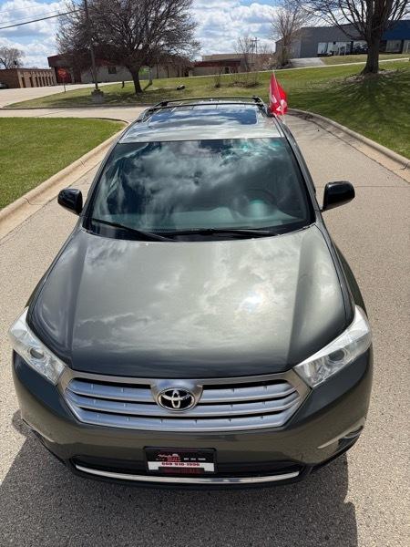 Toyota Highlander Base 4WD 2012