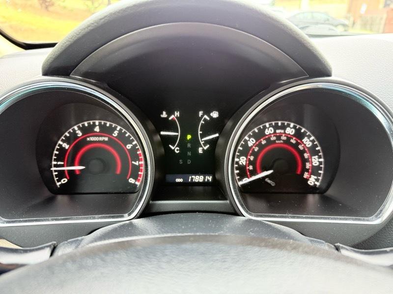 Toyota Highlander Base 4WD 2012