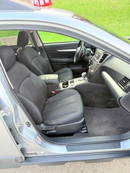 Subaru Outback 2.5i Premium 2012