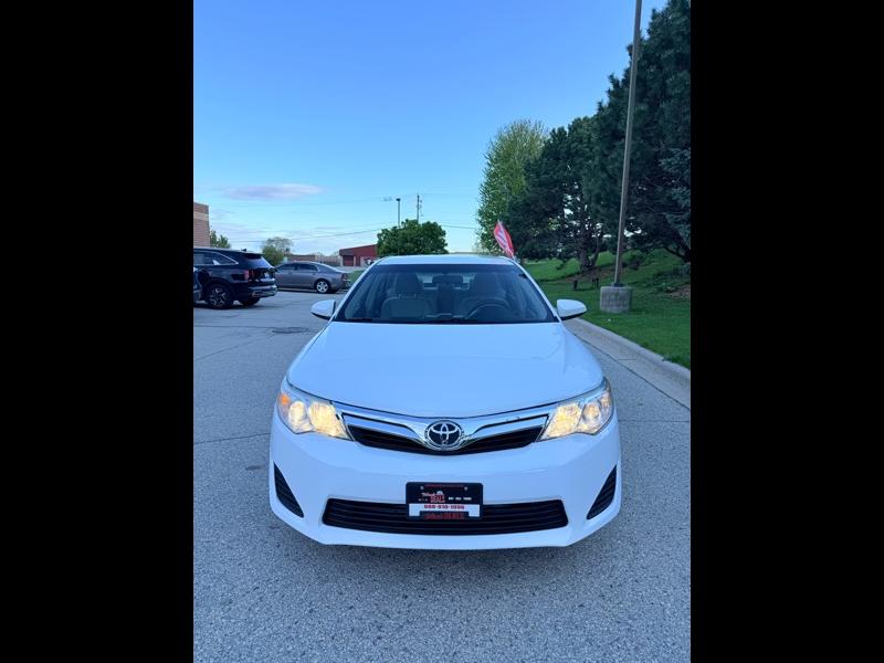 Toyota Camry 4dr Sedan LE 2013