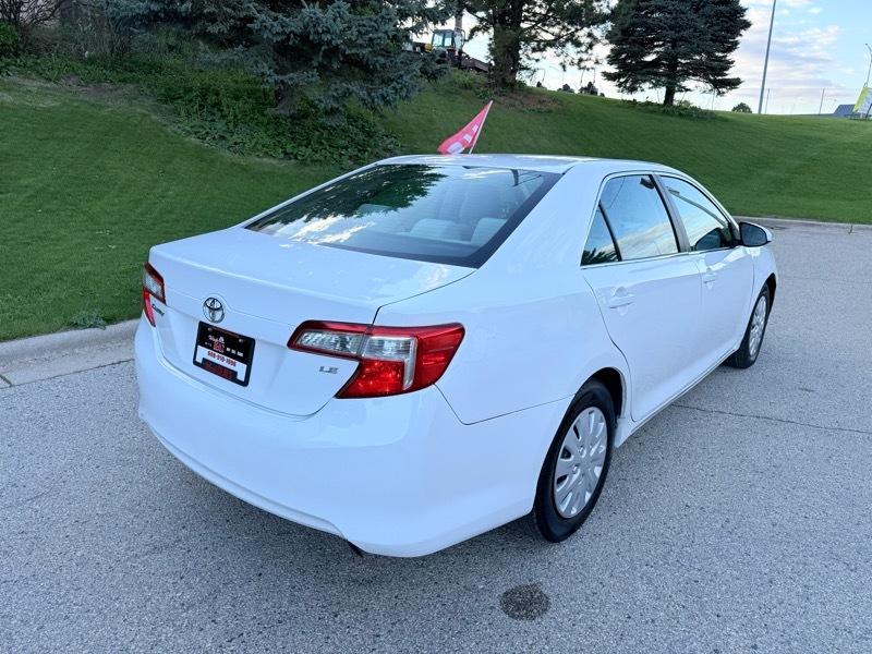 Toyota Camry 4dr Sedan LE 2013