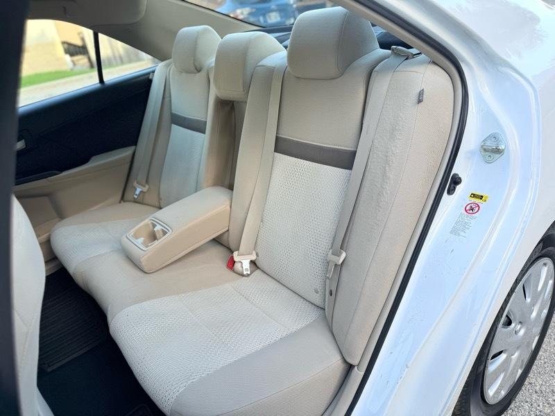 Toyota Camry 4dr Sedan LE 2013