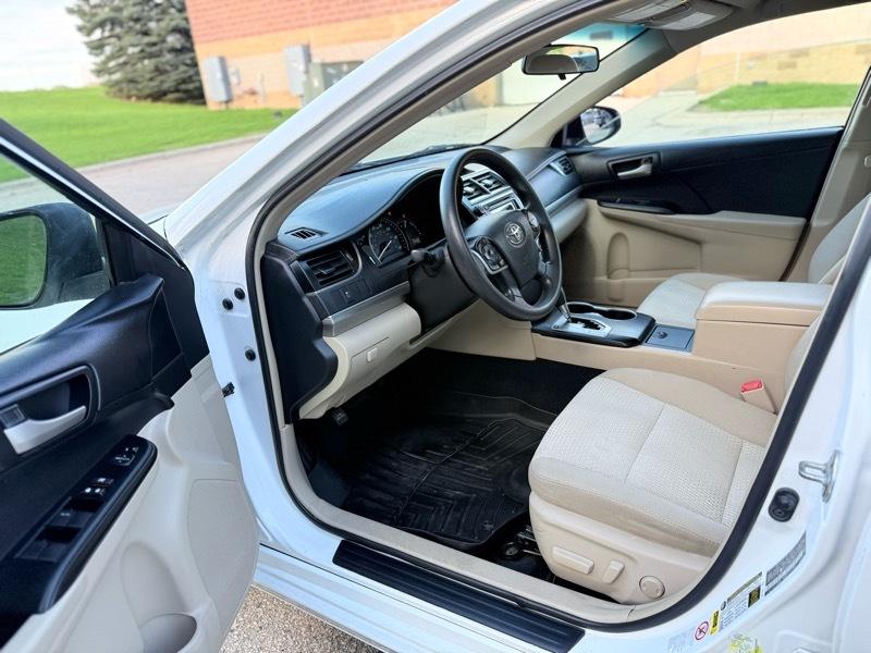 Toyota Camry 4dr Sedan LE 2013
